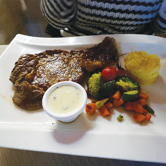 Le restaurant - Brasserie basilique Saint-Denis - Le Mets Du Roy - restaurant SAINT-DENIS - meilleur resto SAINT-DENIS